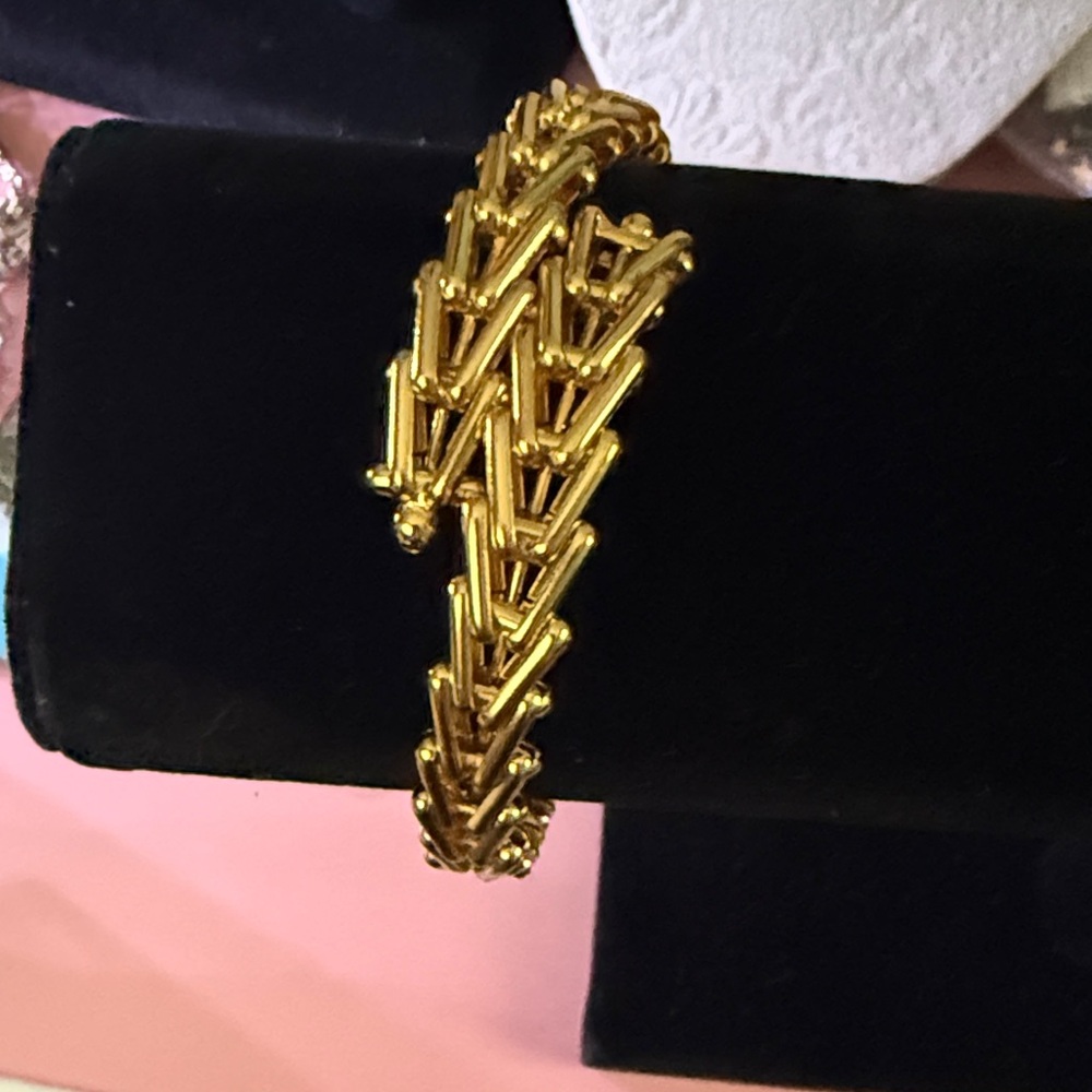 Beautiful Alex and Ani gold adjustable bangle bracelet